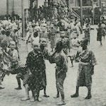 東京市久松尋常小學校の運動場開放<br>Children in the playground of Hisamatsu Primary School<br>Source: 兒童の衛生, 1921