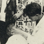 久し振りでの理髮<br>First haircut in a long time<br>Source: 大正震災志寫眞帖  內務省社會局編, 1926